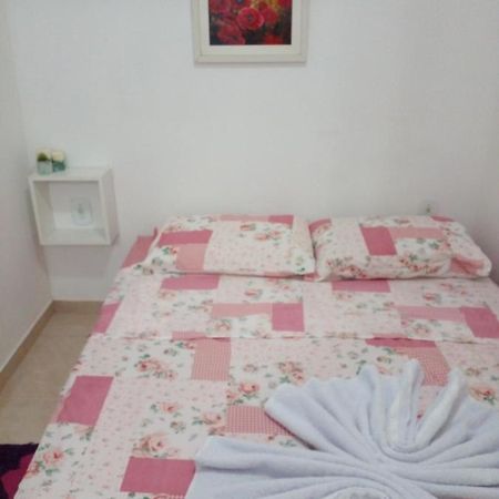 Quarto Em Casa De Condominio Сан-Педру-да-Алдея Экстерьер фото